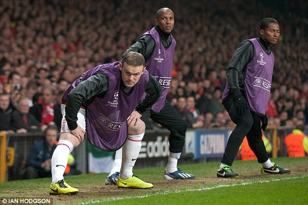 Sir Alex gây bất ngờ khi để tiền đạo Wayne Rooney trên băng ghế dự bị.